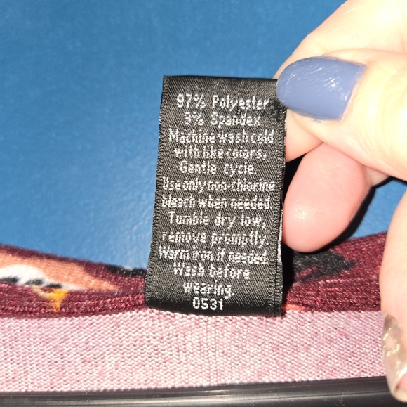 Women's Burgundy Floral Tunic Top With Bishop Sleeves,  Size from 2XL-3XL, EUC! - Picture 6 of 6